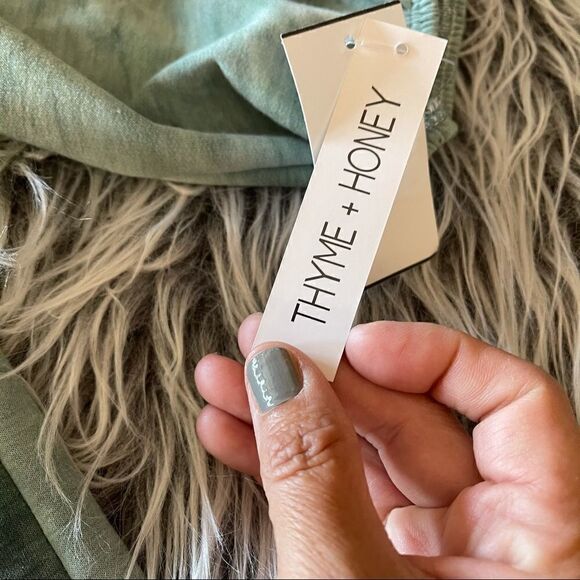 NWT Thyme + Honey Tie-Dye Peplum Ruffle Hem Short Sleeve Raglan Top Sage - Picture 7 of 12